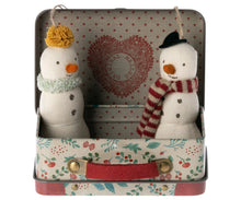 Load image into Gallery viewer, Snowman Ornament, 2 pcs in Suitcase
