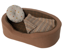 Load image into Gallery viewer, Dog Basket - Brown
