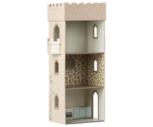 Load image into Gallery viewer, Castle with kitchen
