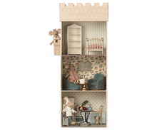 Load image into Gallery viewer, Castle with kitchen

