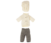 Load image into Gallery viewer, Chef mouse w. soup pot and spoon
