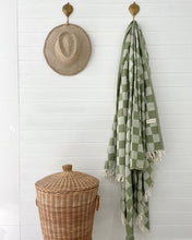 Load image into Gallery viewer, Checker Turkish Towel / Throw - Pistachio
