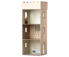 Load image into Gallery viewer, Castle with kitchen
